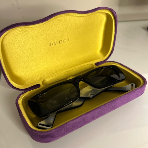 Gucci Black and Gold Sunglasses - Picture 4 of 10